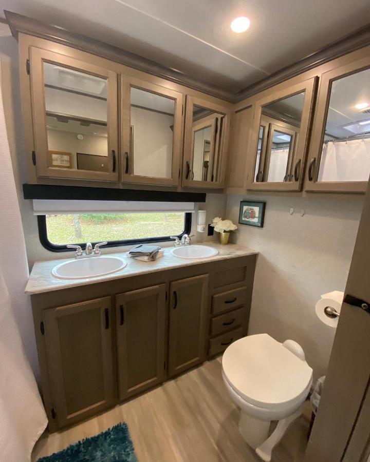 Cozy Rv Experience W/Pool+Spa Near Lake Conroe Willis Exterior photo